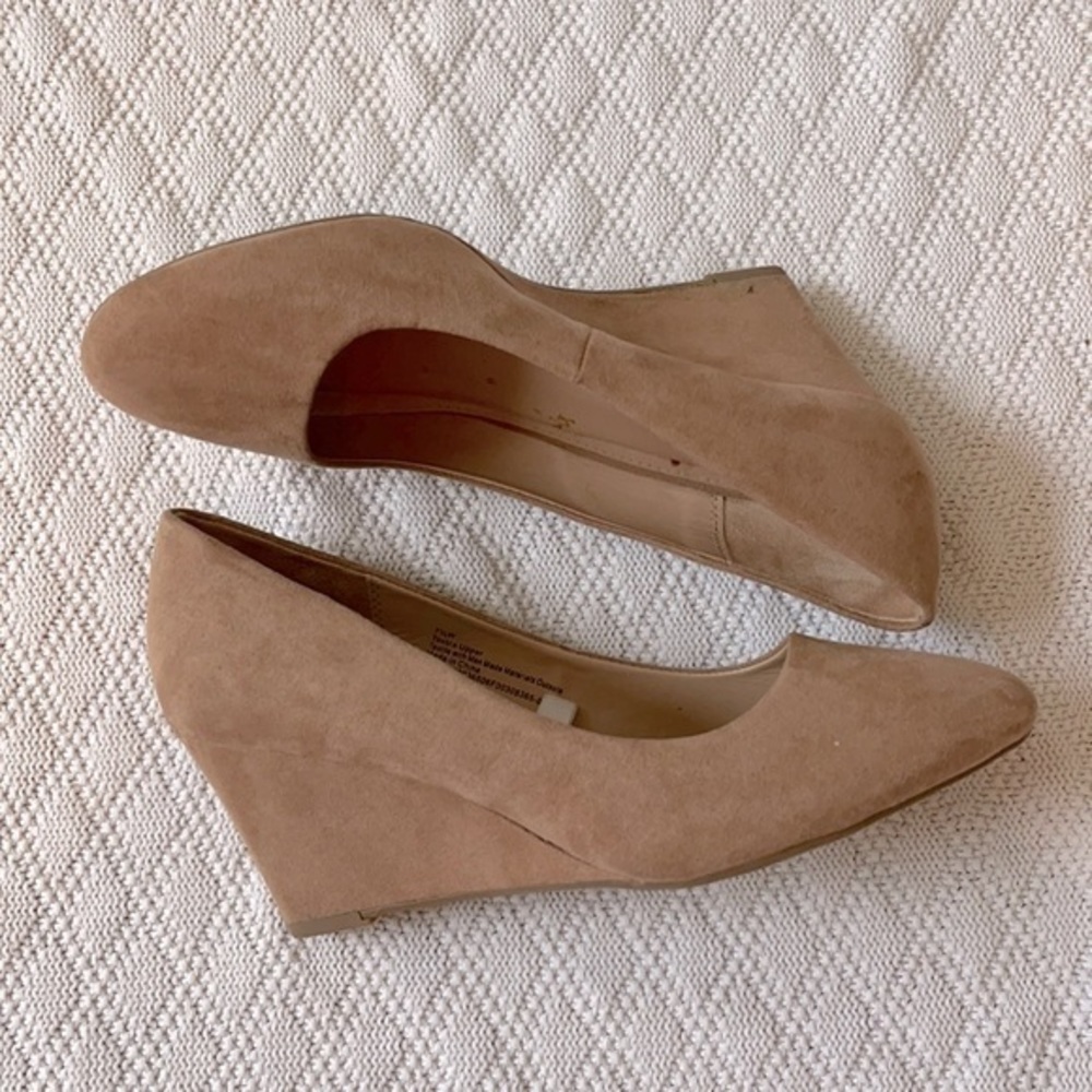 A New Day round toe shoes. Size 7 1/2.